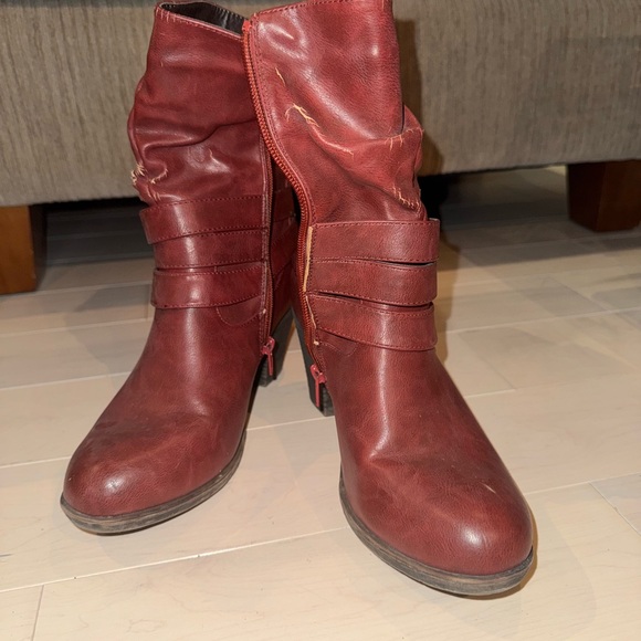 Red boots women’s - Picture 2 of 3